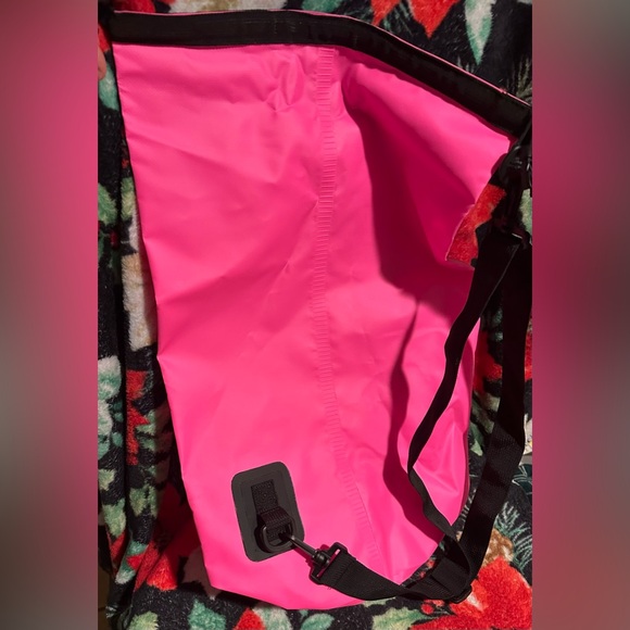 NEW! NuPouch Heavy Duty Vinyl 20Liter Pink Waterproof Bag Gym Kayaking Boating, - Picture 5 of 9